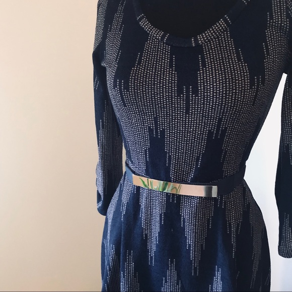 Peach Love California Dresses & Skirts - {Boutique} Navy & Gold Sweater Dress